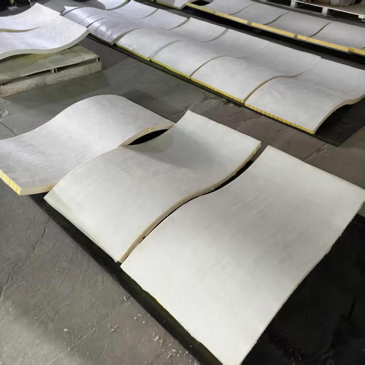 Fire Resistant Class a Building Materials for Suspended Wave Ceiling Panel
