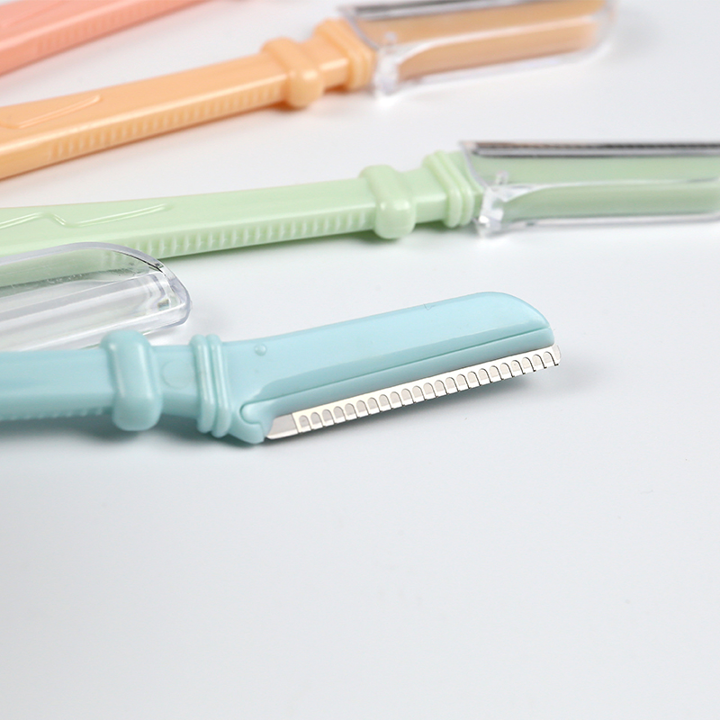 Precision Eyebrow Shaping Razor for Women with Sharp Blades