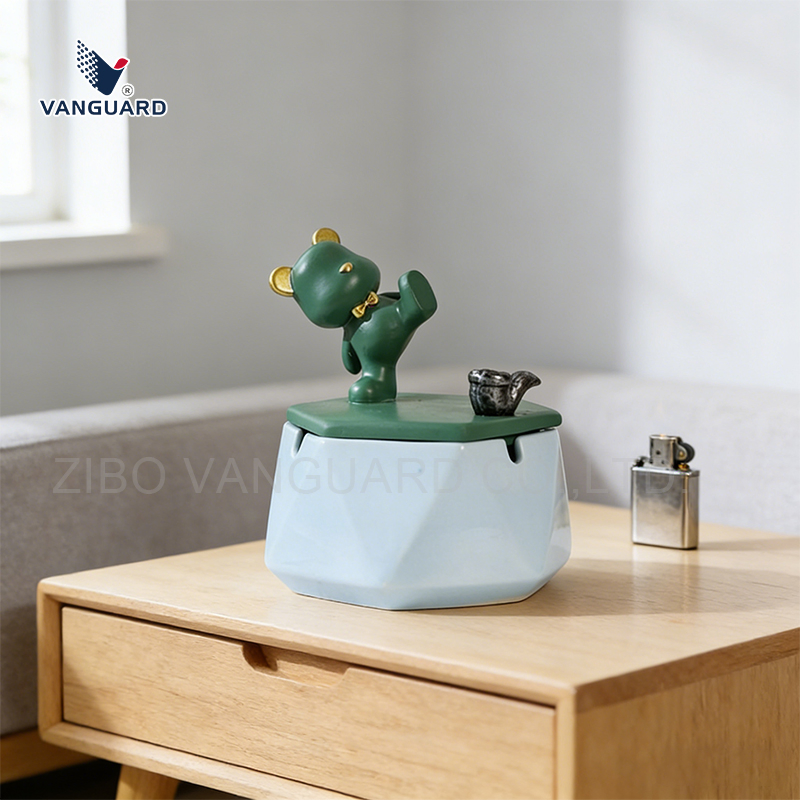 Cute Ornament Promotion Gift Ware Souvenir Statue Custom Resin Ashtray for Home Decor