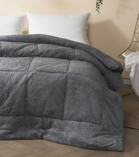 Super Soft, Comfortable and Warm Quilt for Winter