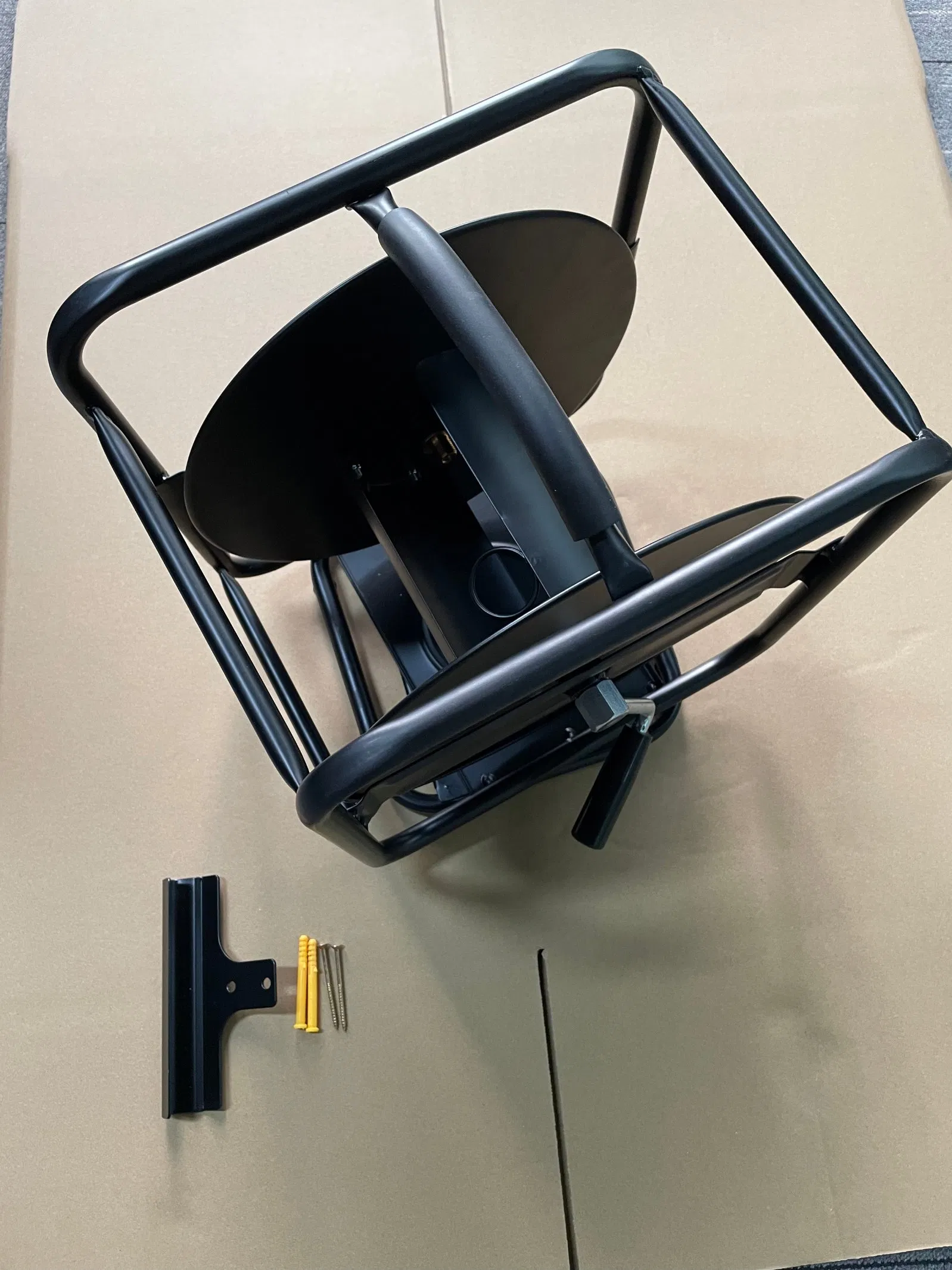 Manual Hose Reel with 360 Degree Swivel Base