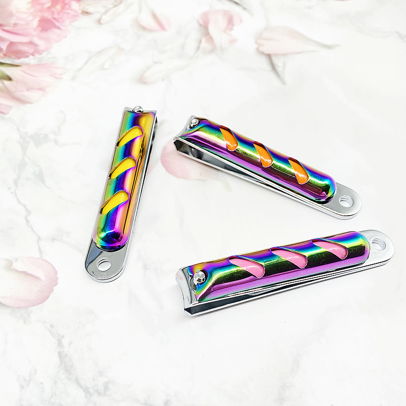 SSS 603yk-1 Plated Color Titanium Nail Clippers with Half Round and Half Hole Surface Are Convenient to Carry