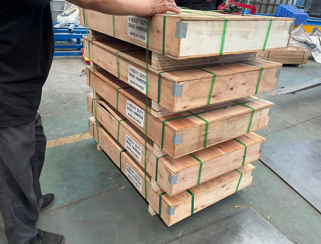 10' Chain & Spike Trailed Harrow