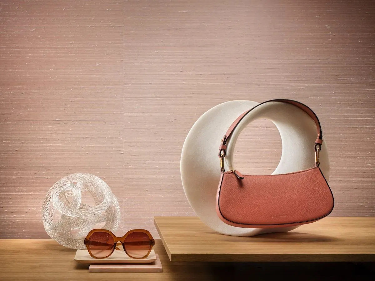 Classic Yet Contemporary Opulence Silk Wallcovering for Contract Interiors