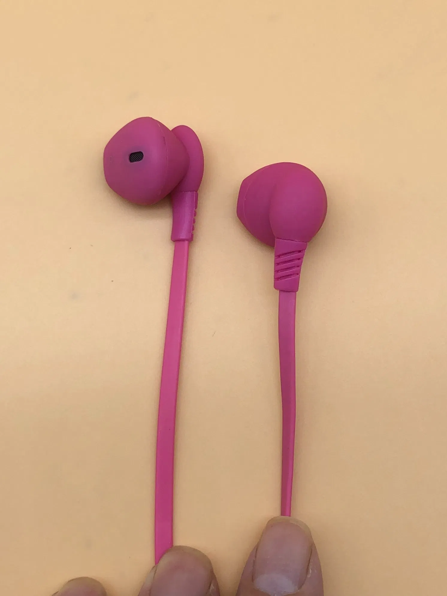 Sweatproof Wired in-Ear Headphones for Gym Workouts