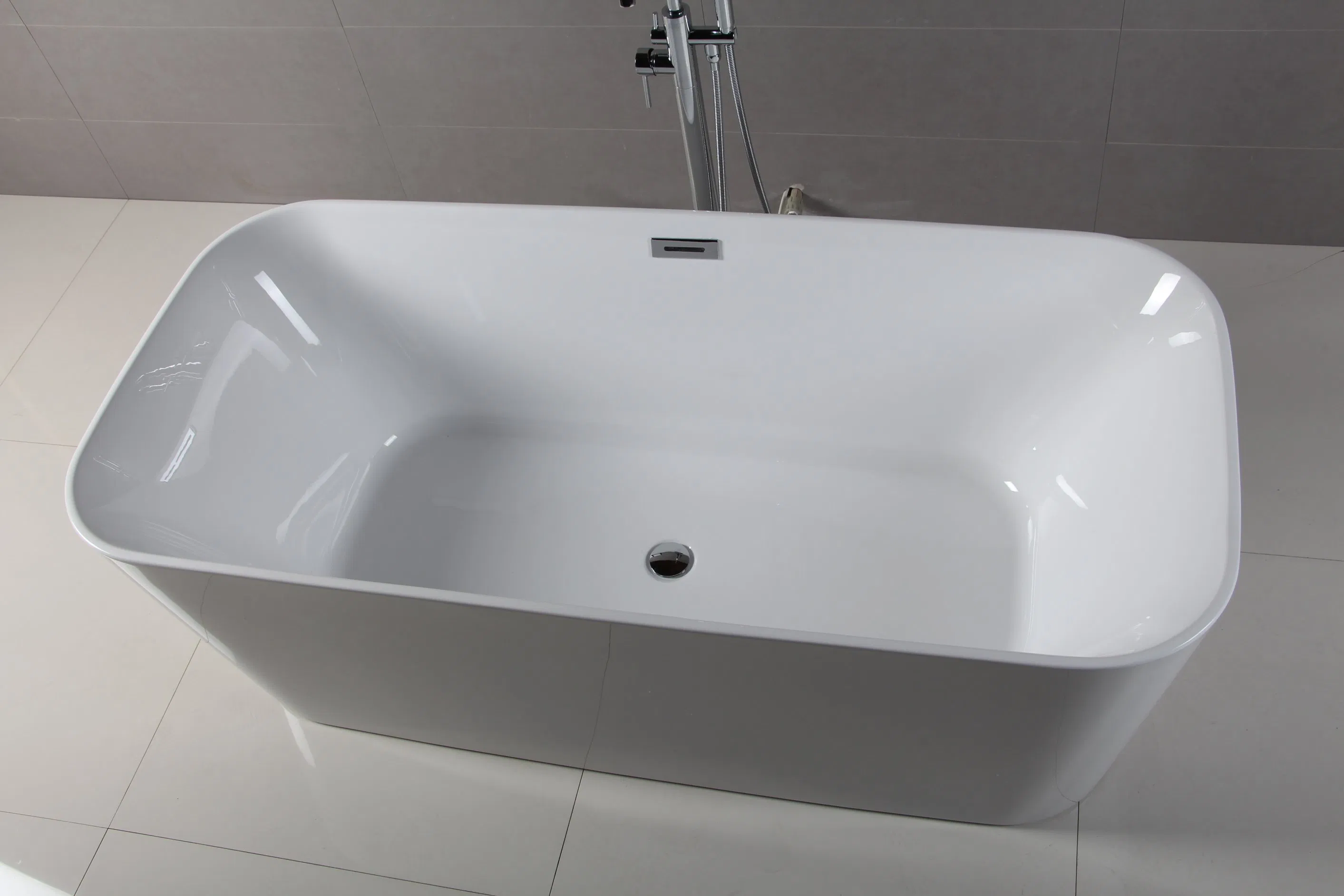 Угловая акриловая ванна Waltmal