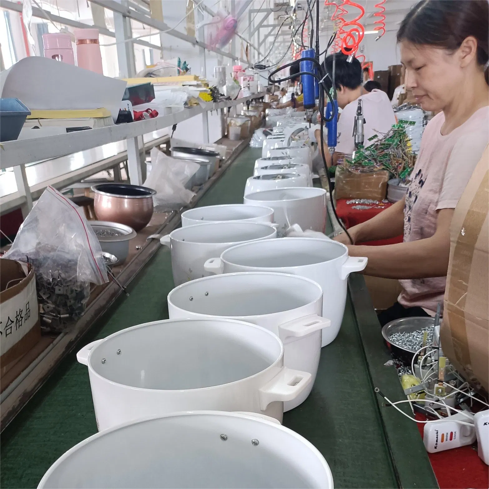 Stocked Products Conventional Electric Rice Cooker with UK Plug 1.8L with Steamer