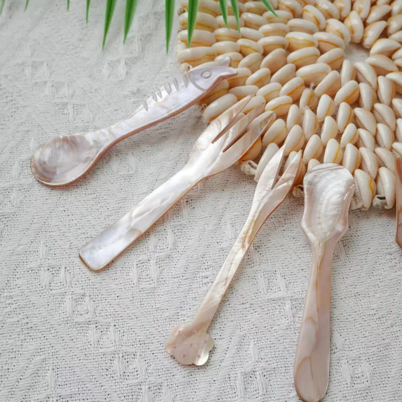 Elegant Natural Crafts Polished Shells Cutlery Set for Desserts