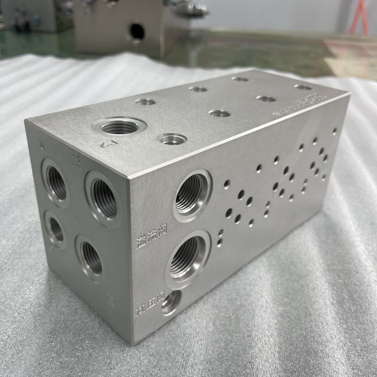 Hydraulic Valve Good Quality Low Mop Main Distribution Valve Block Valve Block