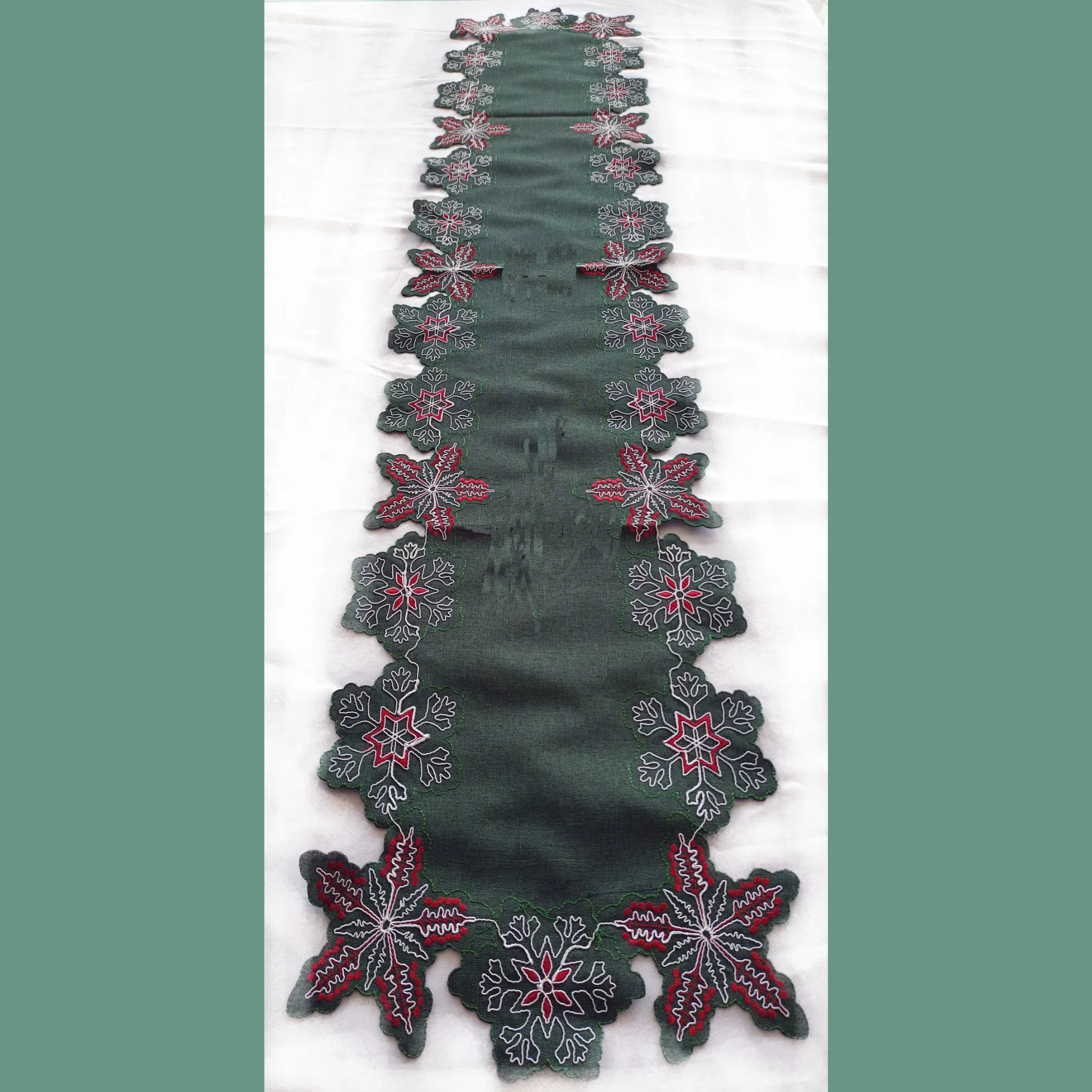 High Quality Rope Embroidered Snowflake Table Runner