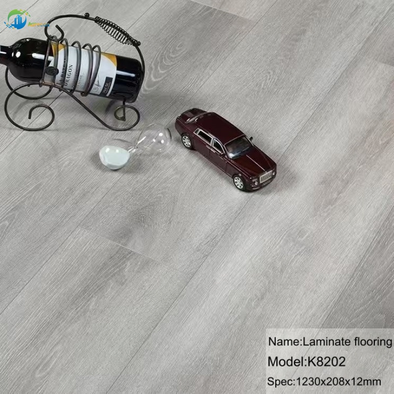 Anti-Fade Laminate Flooring Wood Grain Design E1 Standard for Hotel & Residence