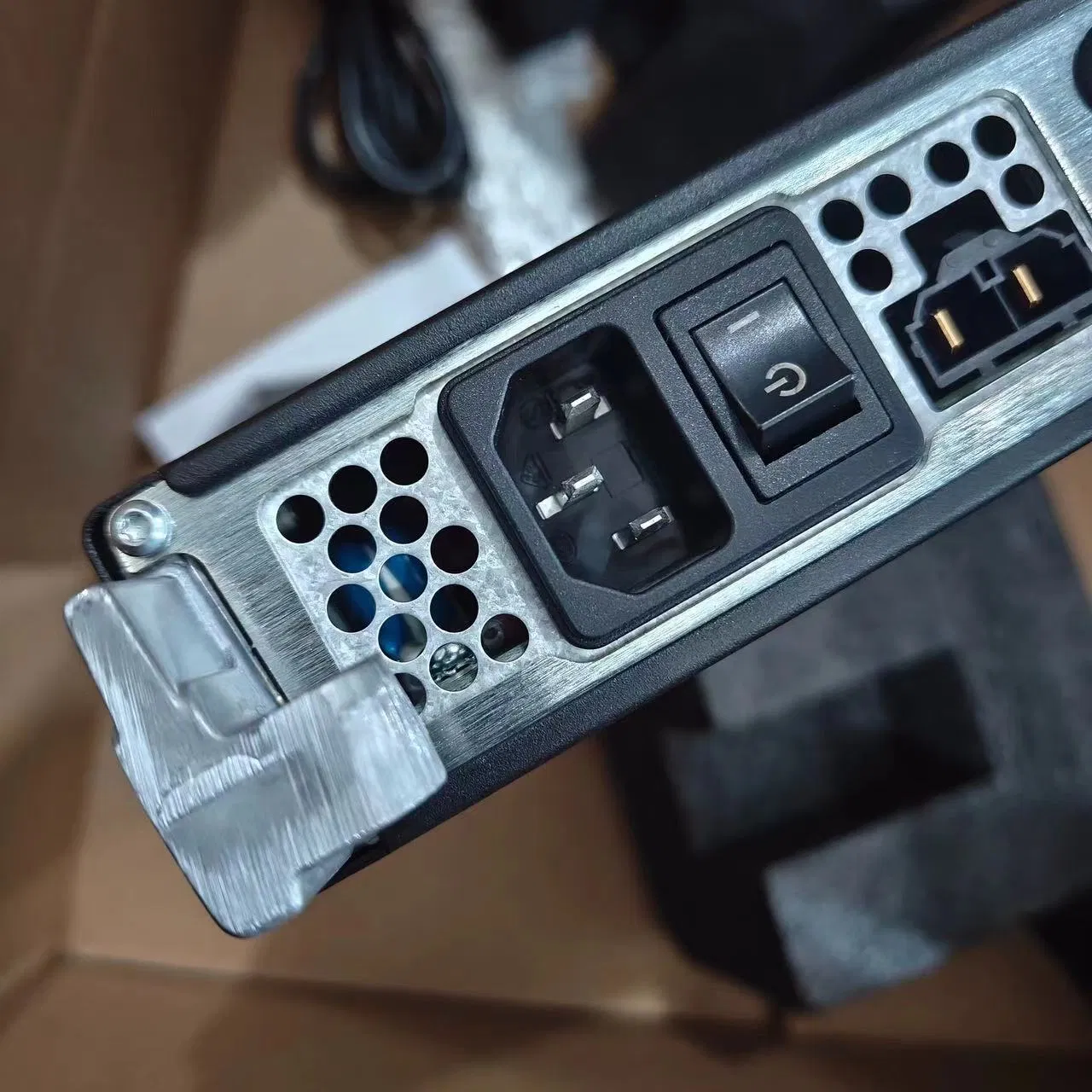 Ретранслятор SLR5500 UHF/VHF 50Вт для Mototrbo