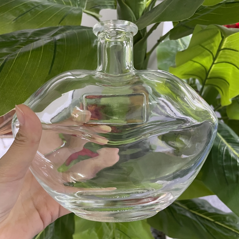 High Quality Embossed 750ml Liquor Bottle for Vodka Whisky Rum