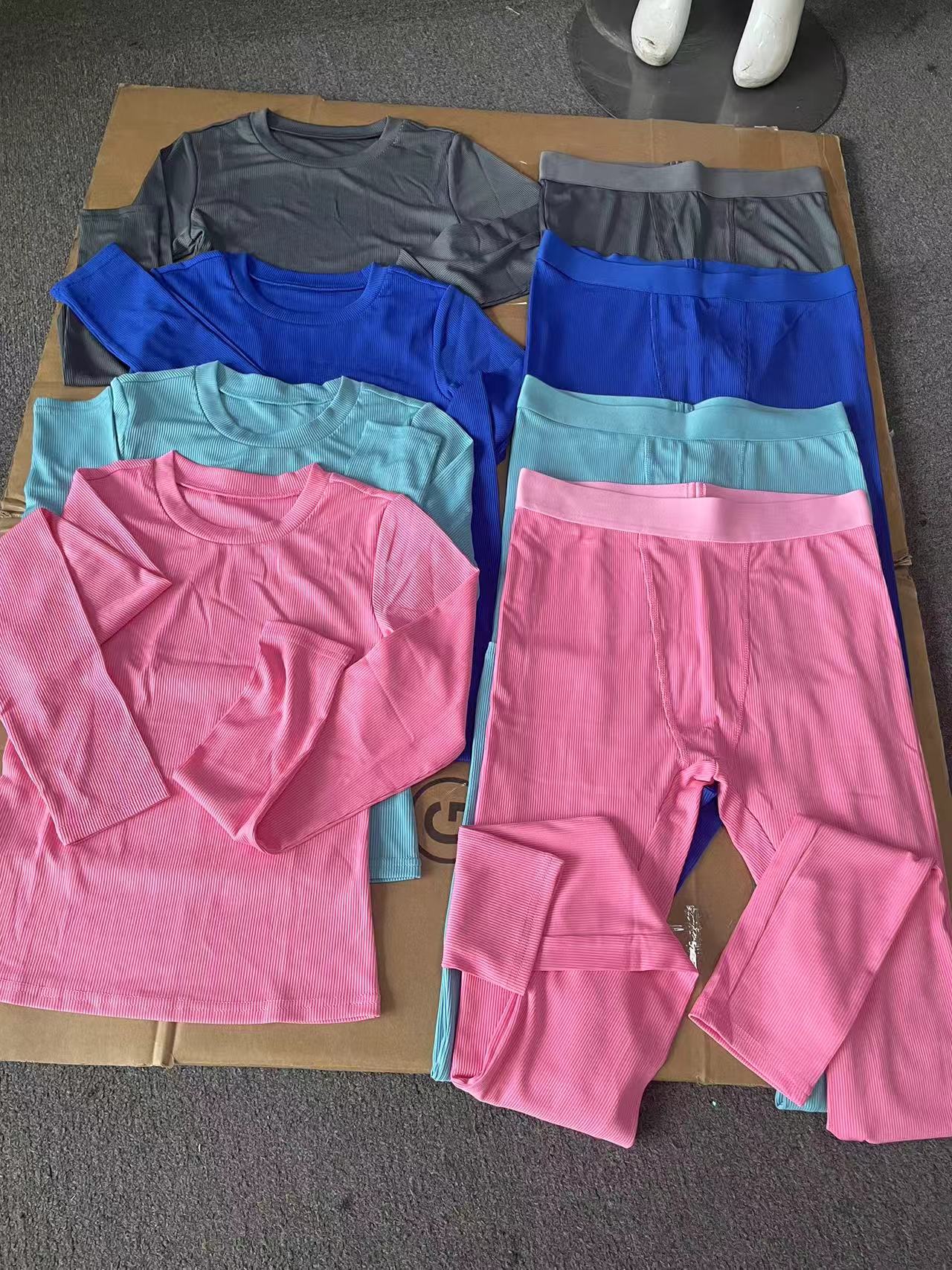 Комплект женский осенний красный для отдыха в рубчик