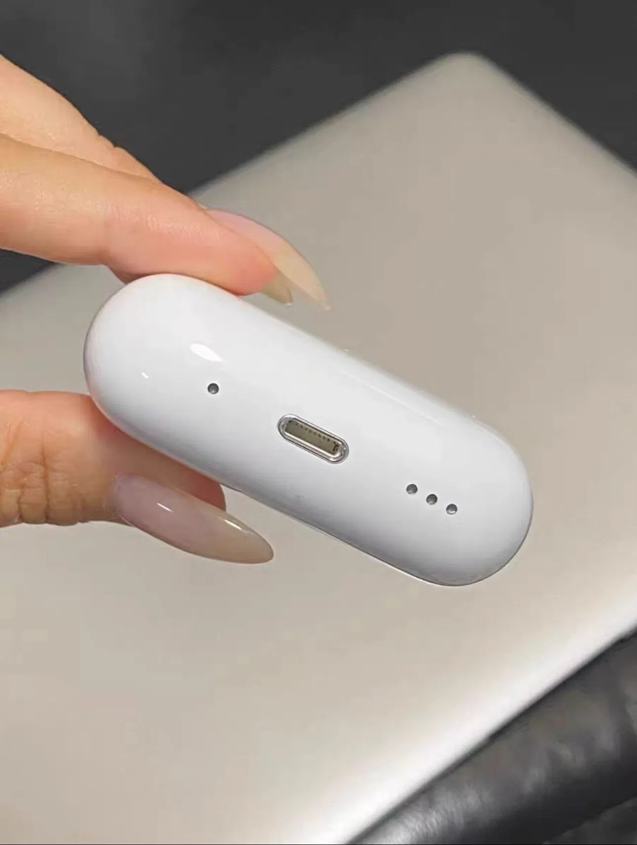 Оригинальные наушники AirPods с шумоподавлением