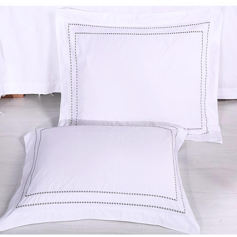 Hot Sale Elegant Embroidery Luxury Queen Bedding Set