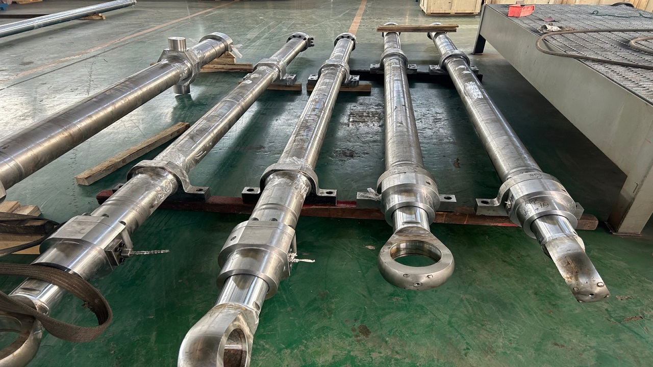 Телескопический гидравлический цилиндр для самосвала