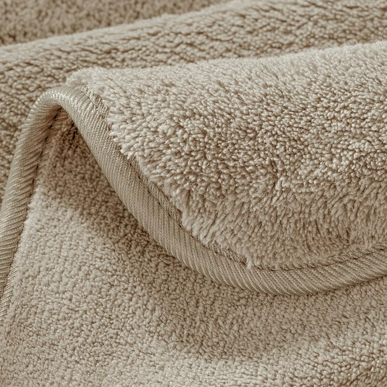 Luxuriously Soft Coral Fleece Bath Towels for Quick Drying