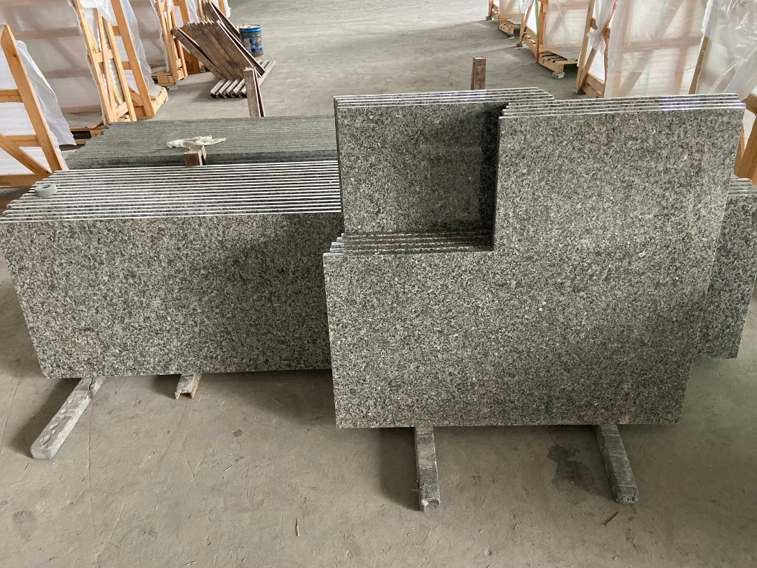 New Caledonia Brown Granite Slab for Kitchen Countertop Vanity Top