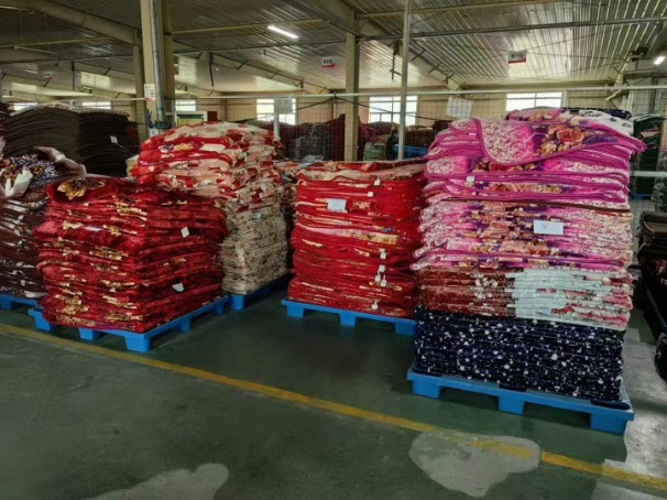 Мягкий флисовый плед Raschel в ассортименте