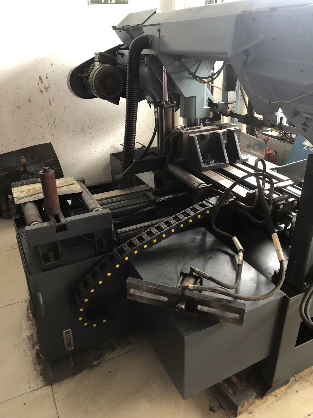 Ленточная пила по металлу автоматическая мини 4232