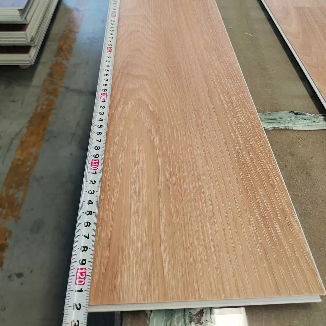 Водостойкий SPC ламинат под дерево для интерьера