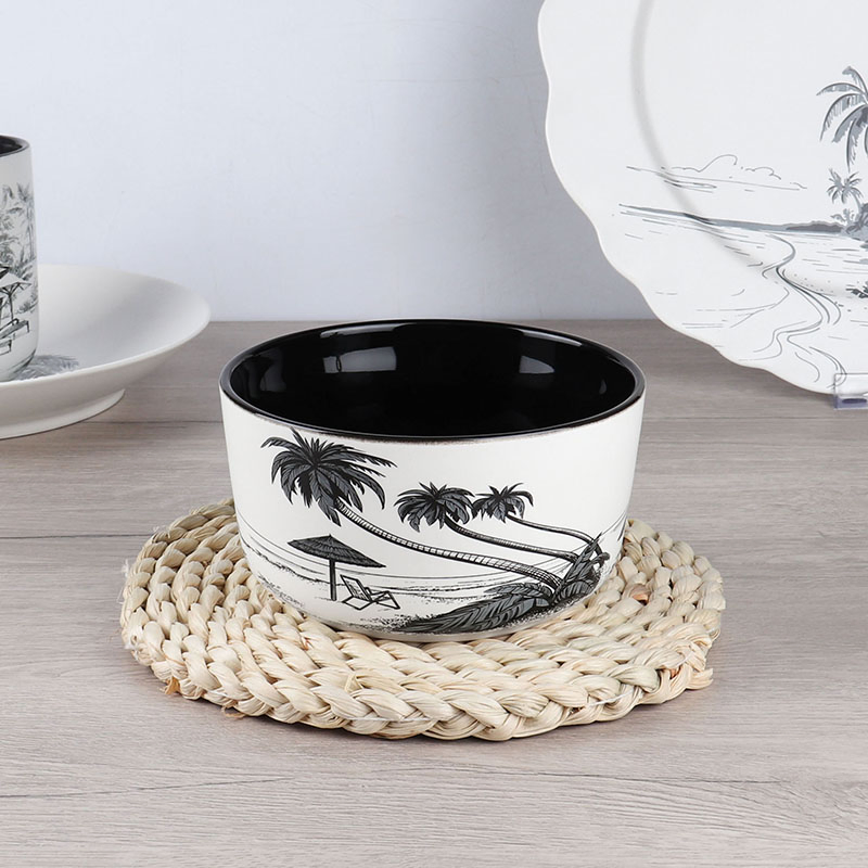 Round Porcelain Noodle Bowl Unique Decal Ceramic Black Ramen Bowl