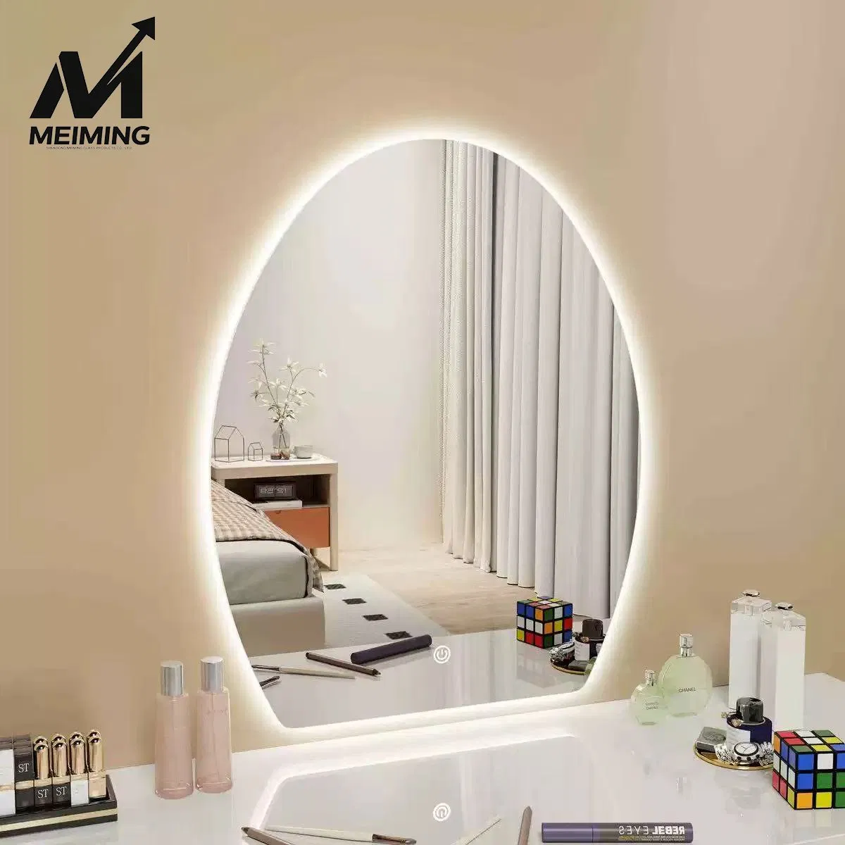 Oval Defogging Glass Modelling Mirror Smart LED Bathroom Mirror with Light.