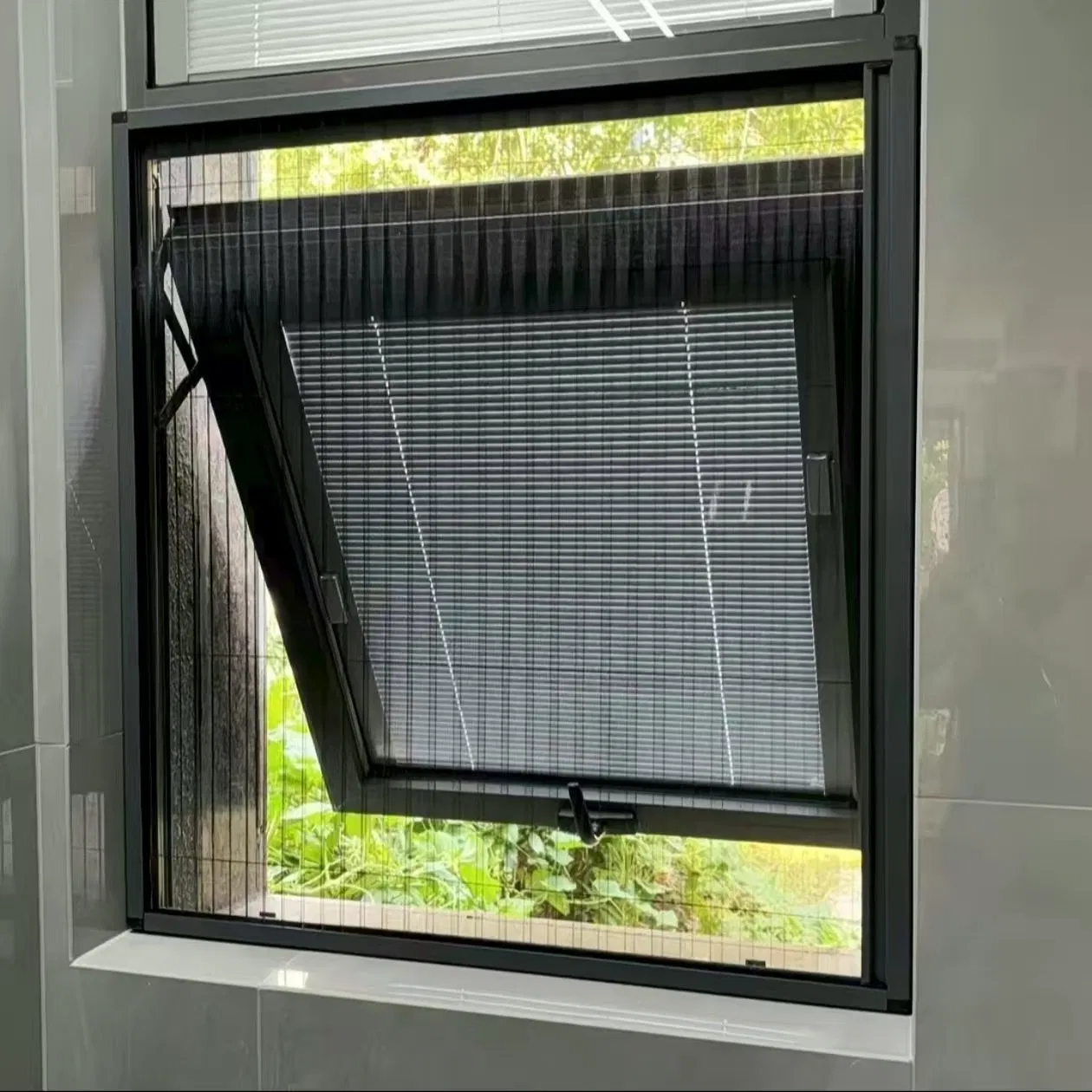 Factory-Direct Sale of Protective and Mosquito-Proof Retractable Metal Window Screens