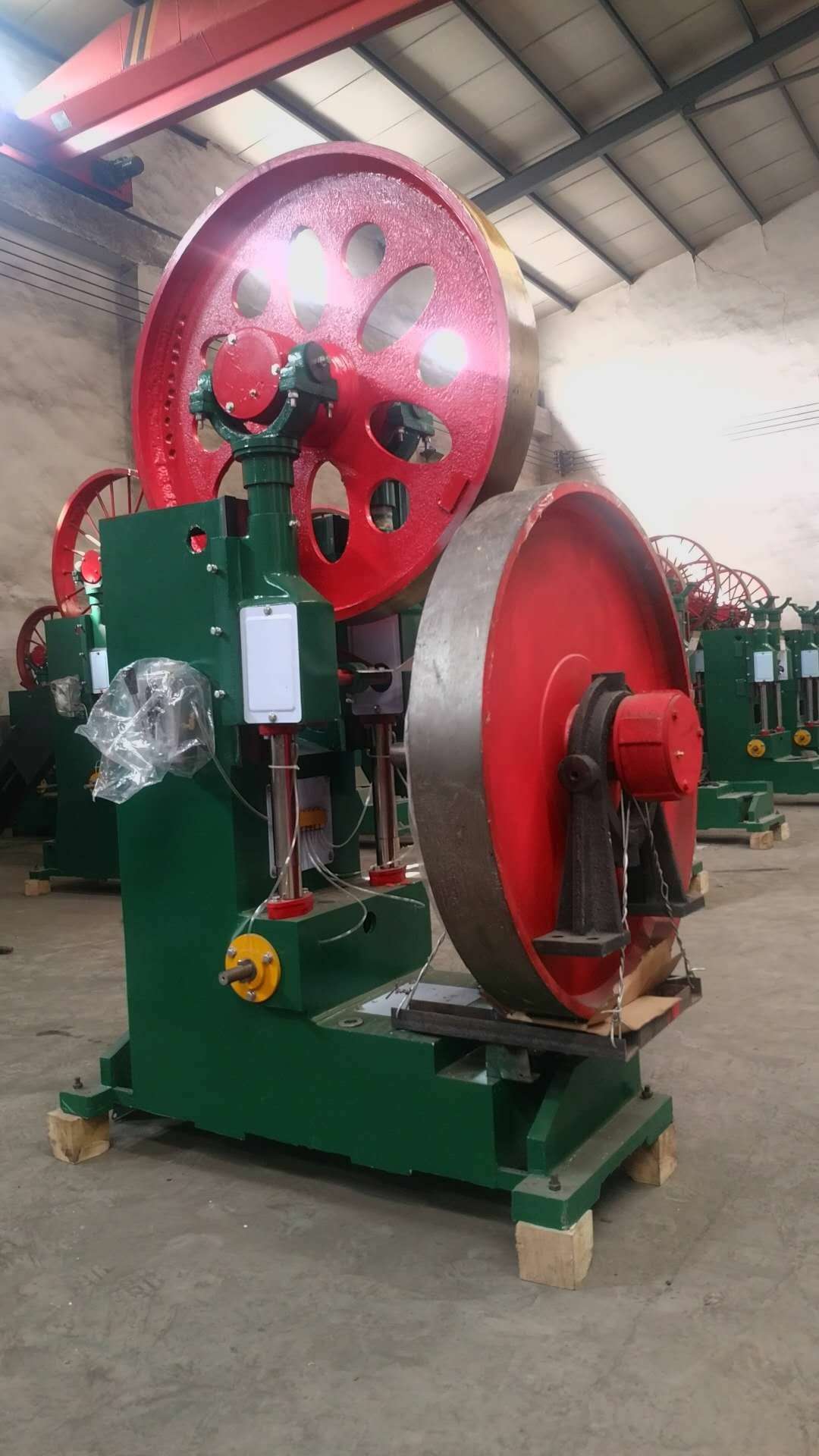 Станок ленточнопильный по дереву с двойным подшипником