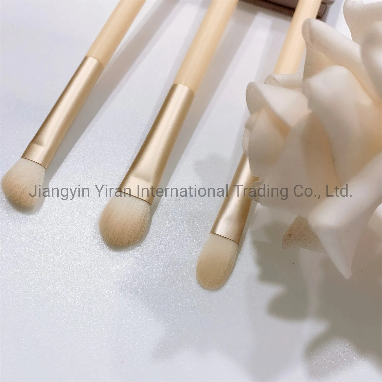 7PCS Eyeshadow Brush Set, Premium Eyeshadow Makeup Brush for Blending Eyeshadow Crease Eyebrow, Upgraded Eyeshadow Blending Brushes