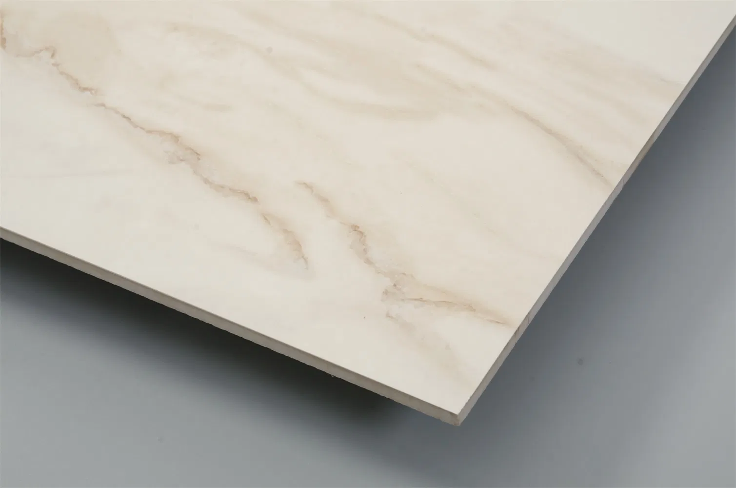 Полированная керамогранитная плитка 600x600 мм