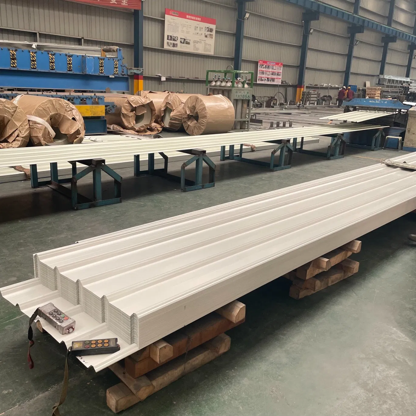 Versatile Sheet Roofing Color Steel Tile Corrugated Steel Sheet Sandwich Panel