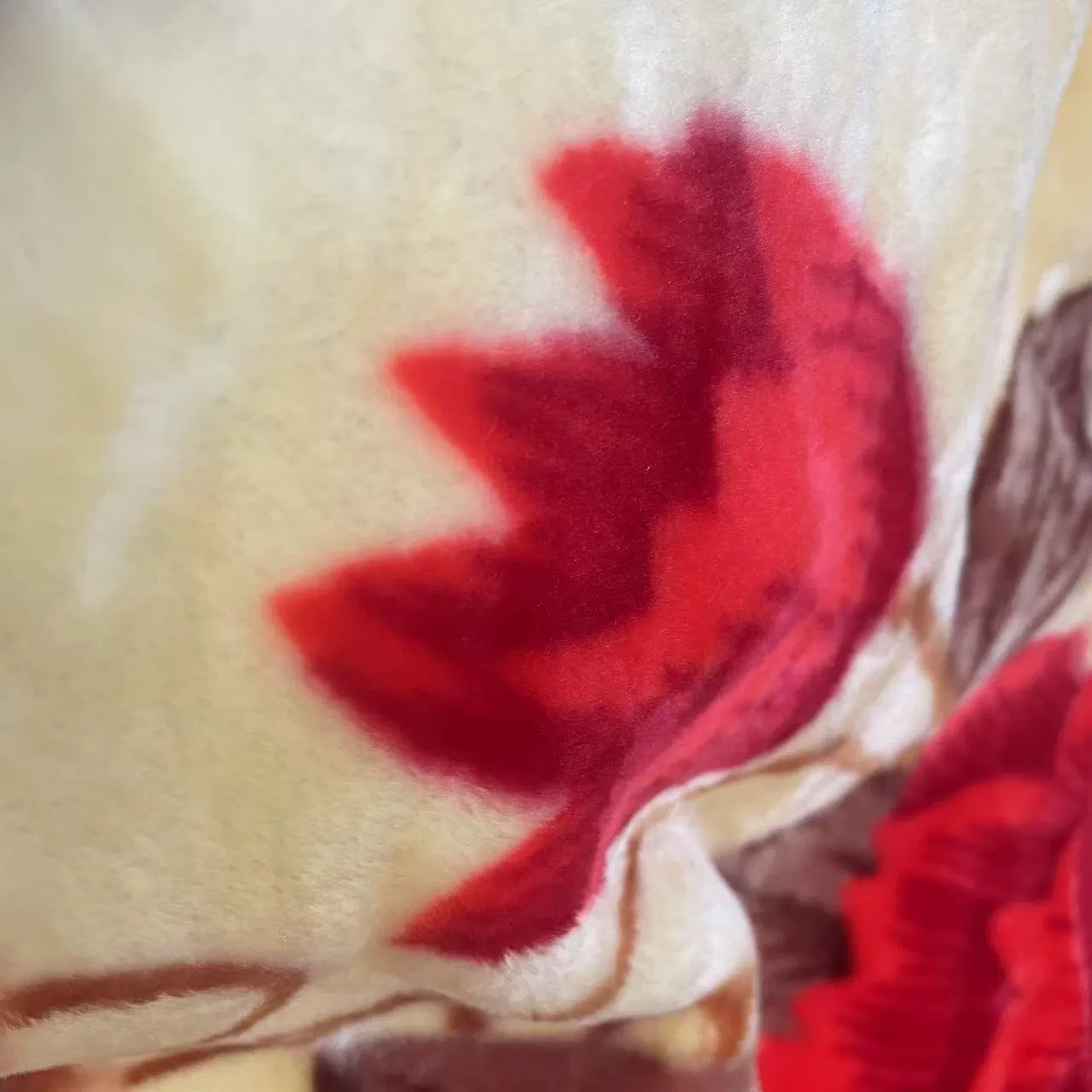 Warm Luxury Custom Wholesale Jacquard Polyester Soft Thick Blanket Fluffy Bed Flannel Fleece Throws Blankets for Sofa Winter