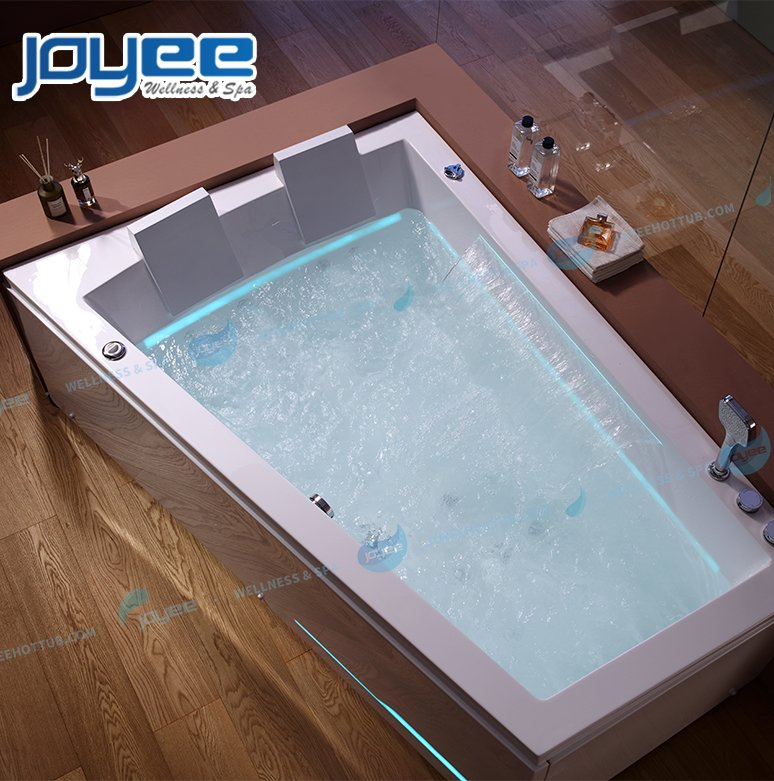 Угловая акриловая ванна с гидромассажем и подсветкой на 2-х человек