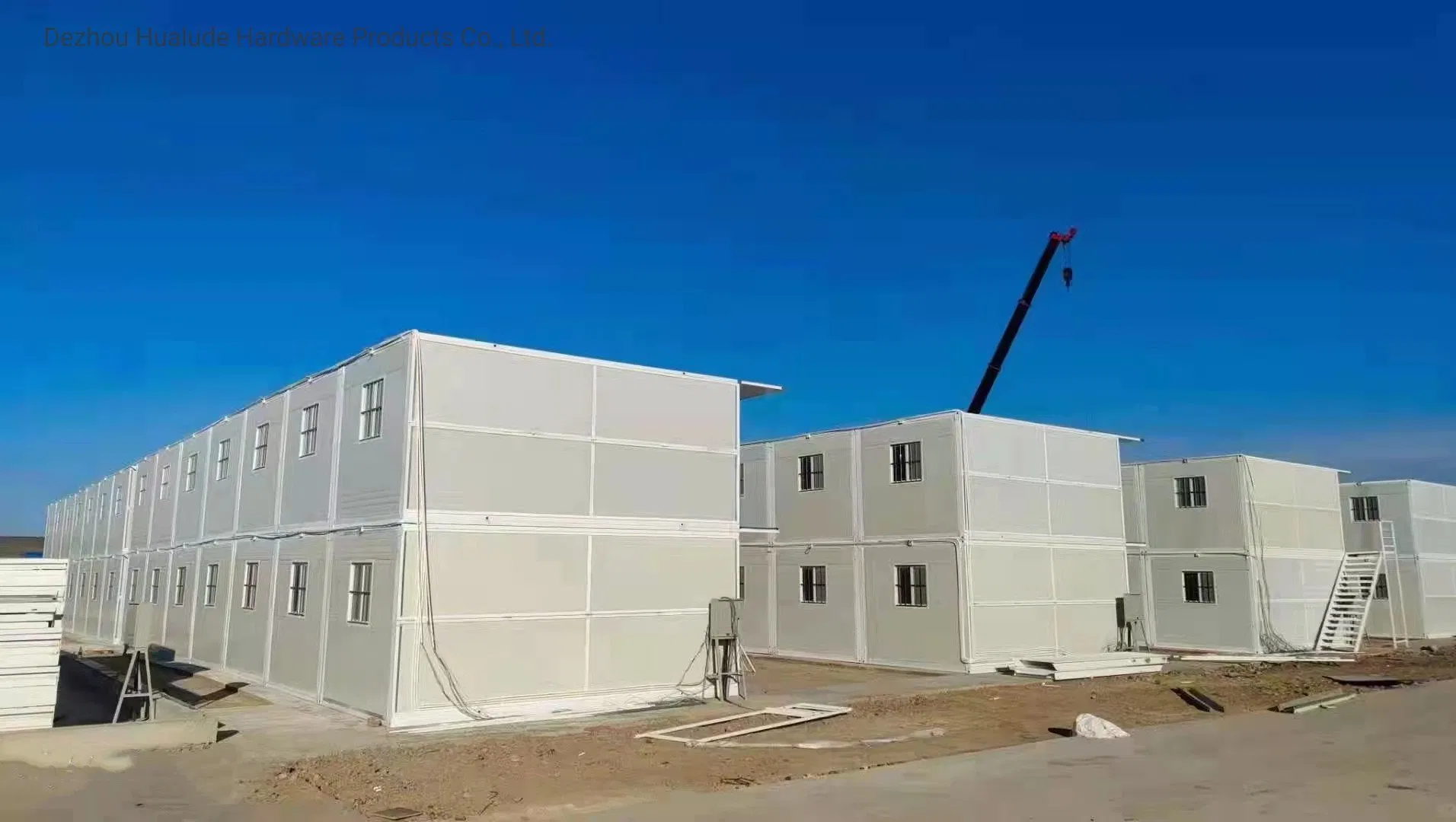 Versatile Compact House Design for Efficient Work Environments