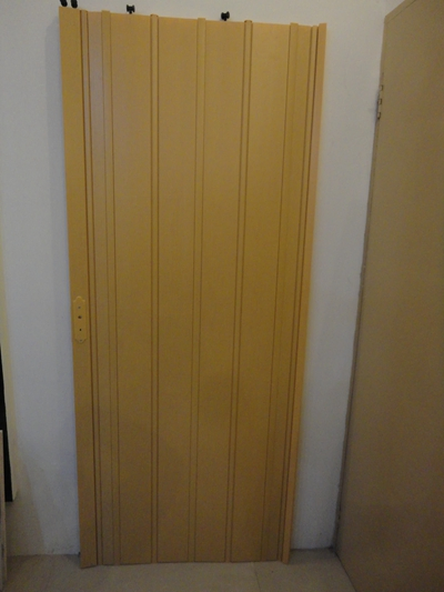 PVC Accordion Bi-Folding Door for Home Price Modern Design for Houses Interior Room Lightweight Easy Installation Isolation