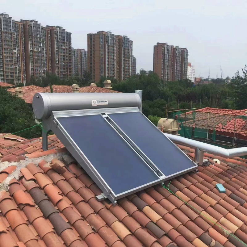 Компактный плоский солнечный водонагреватель для дома