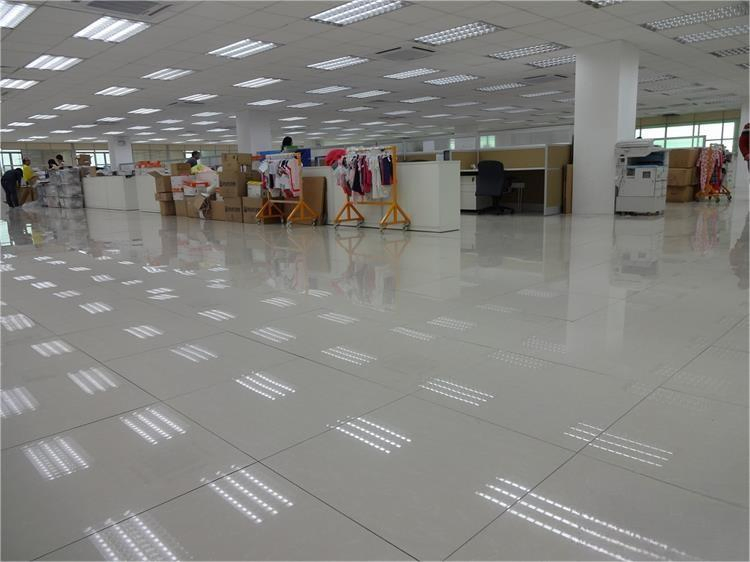 Керамическая антистатическая плитка для ЦОД