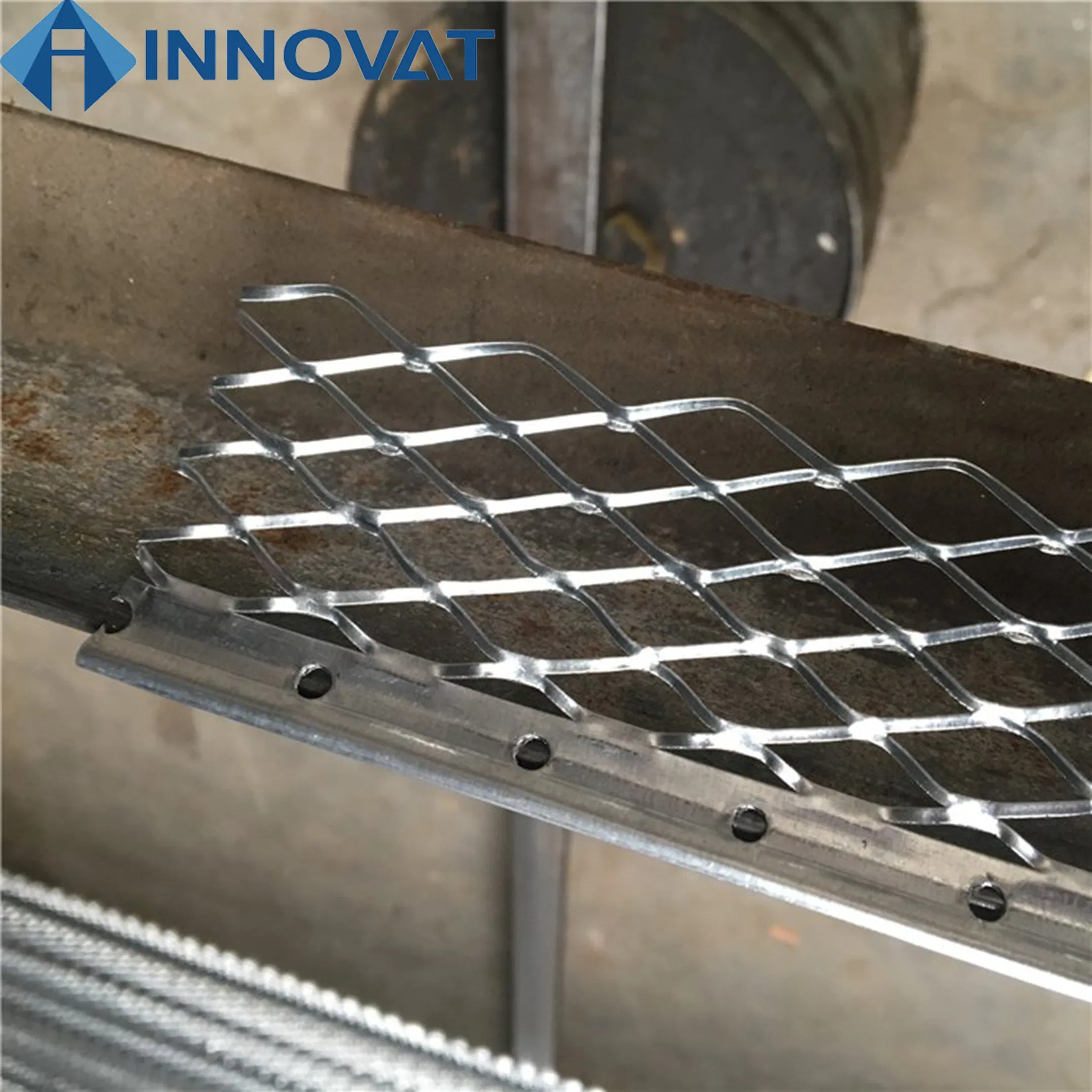 Aluminum Expanded Metal Corner Angle Bead Factory Price Plastering Wall Protection Stretch Stucco Expanded G. I Galvanized Steel Metal Drywall Angle Corner Bead