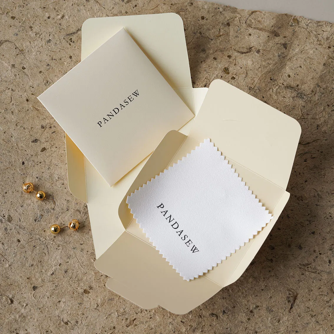 Pandasew Jewelry Custom Brand Logo Text Ink 8X8cm Printing Silver Polishing Cloth with Individual Pink Beige Ivory Black White Gray Paper Packaging Case