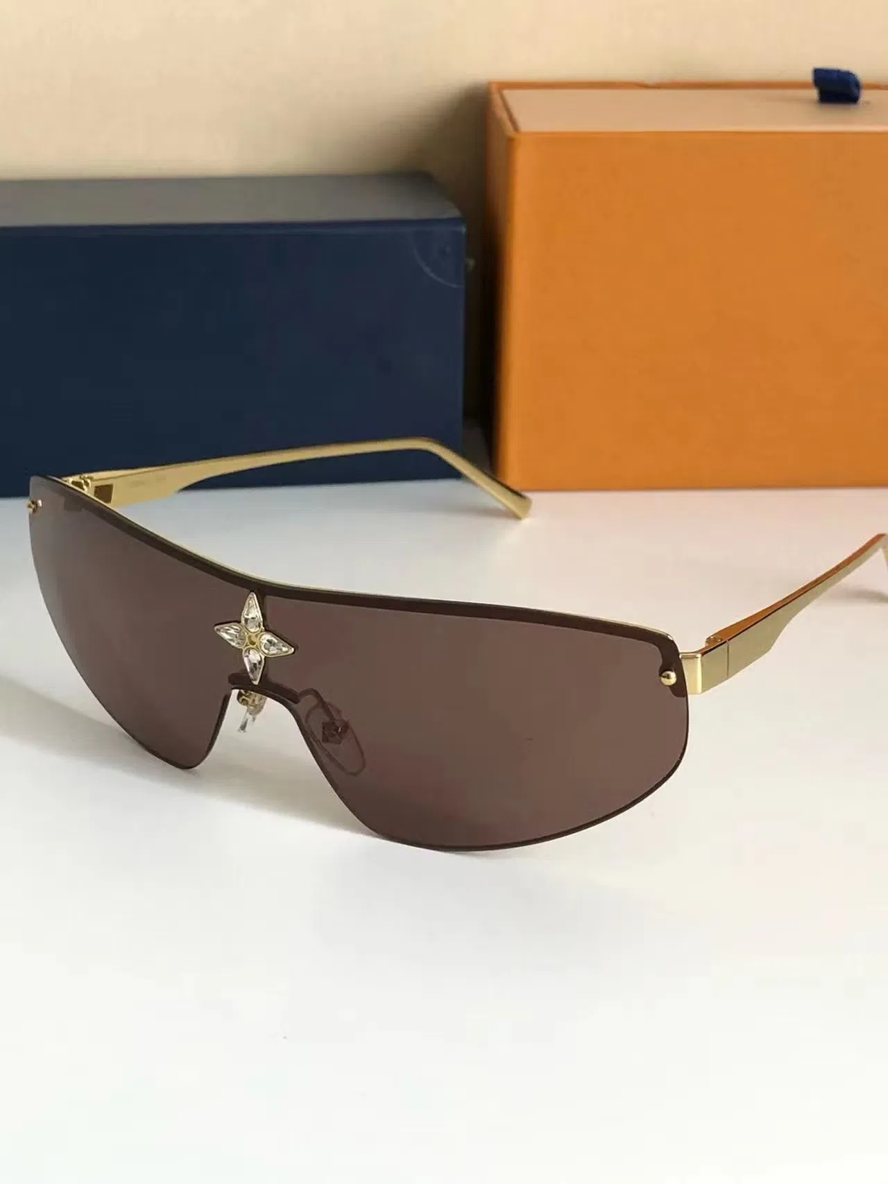 Unisex Fashion Designer Sunglasses Collection