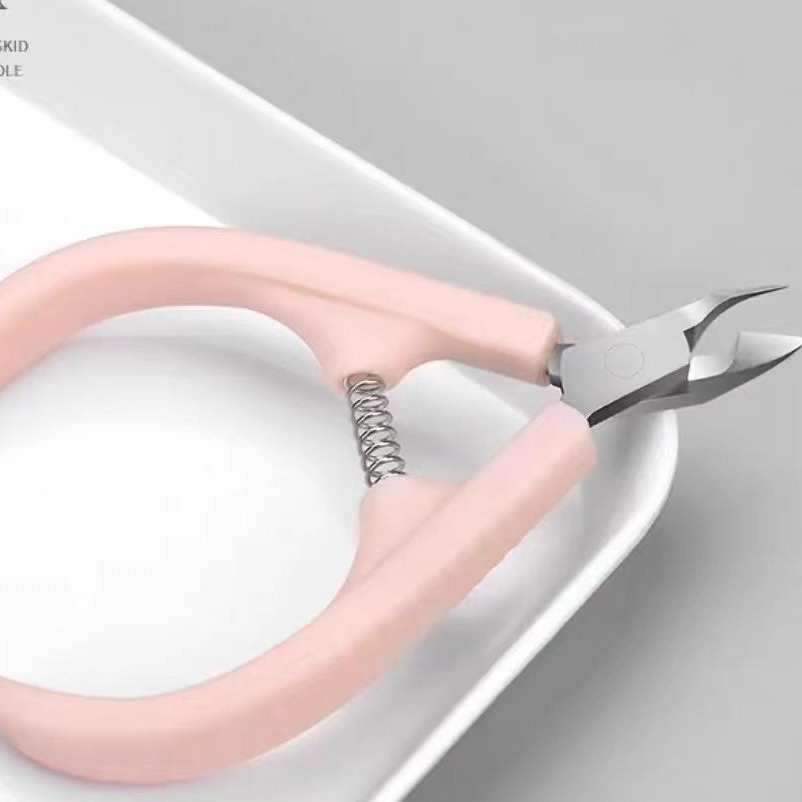 Professional Grade Stainless Steel Cuticle Nipper for Salon Use Tweezers