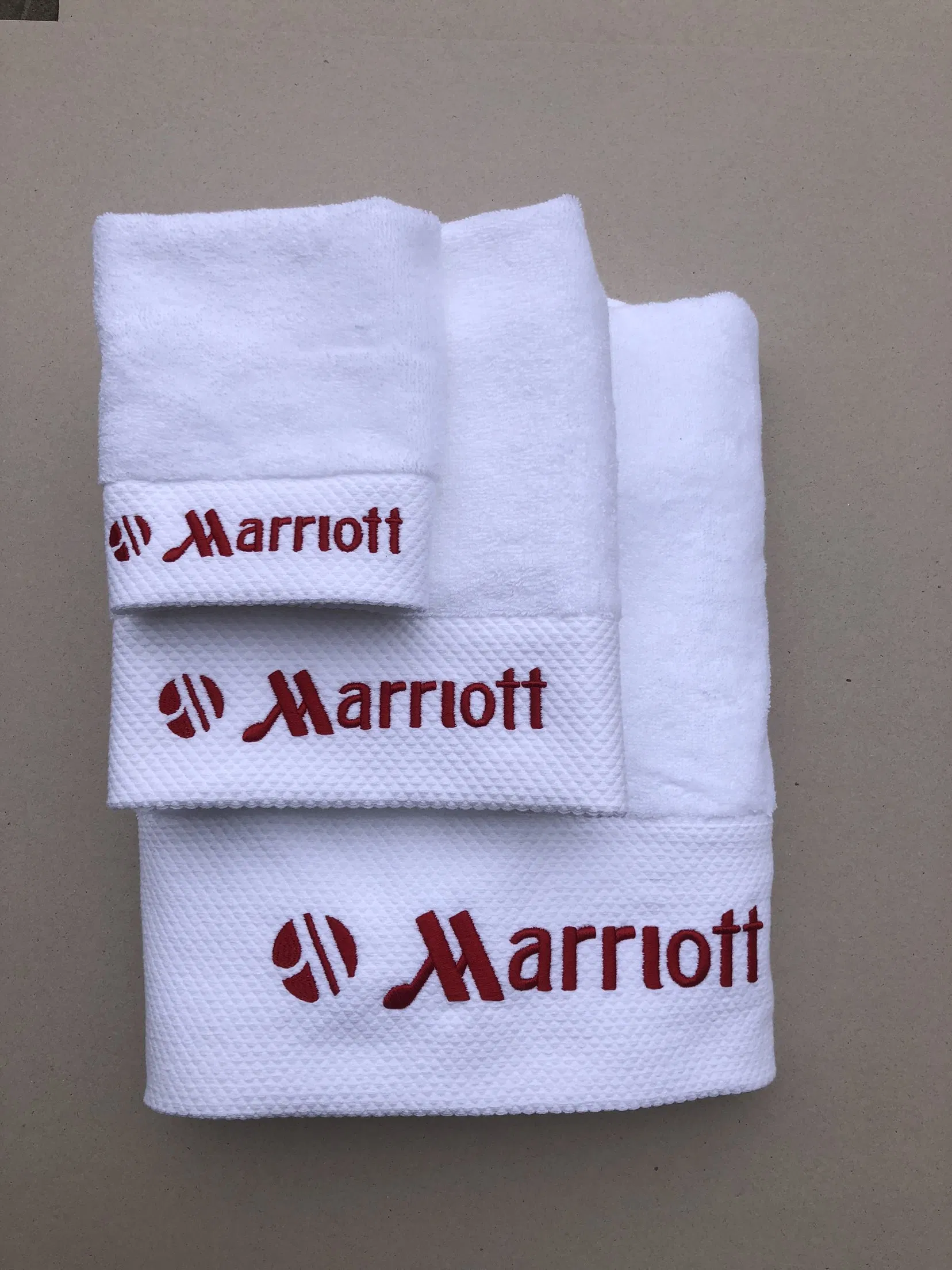 Soft and Absorbent Hotel Bath Towel for Adults and Sports