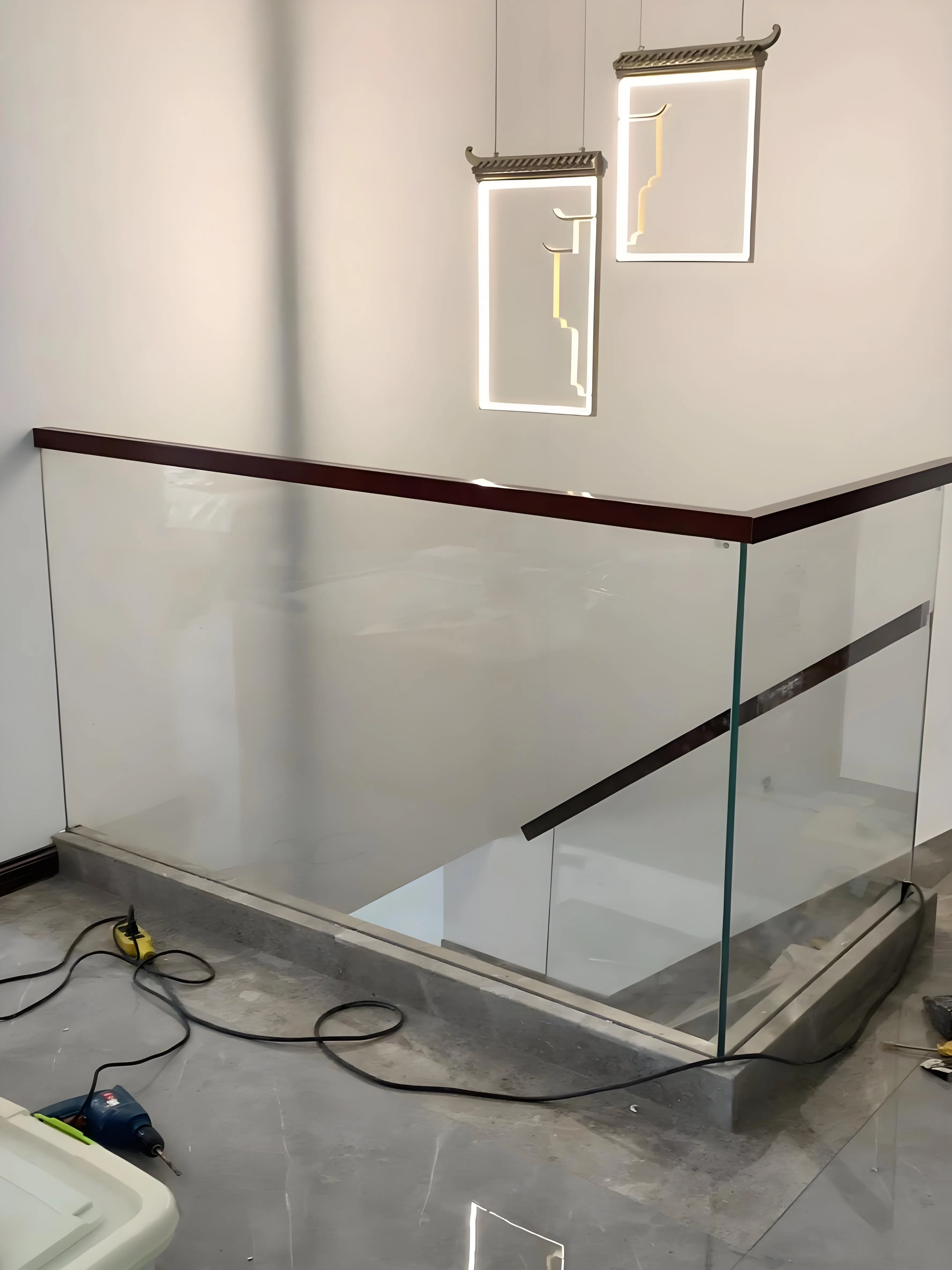 Akzonobel Powder Coated Stainless Steel Staircase Railing with Glass