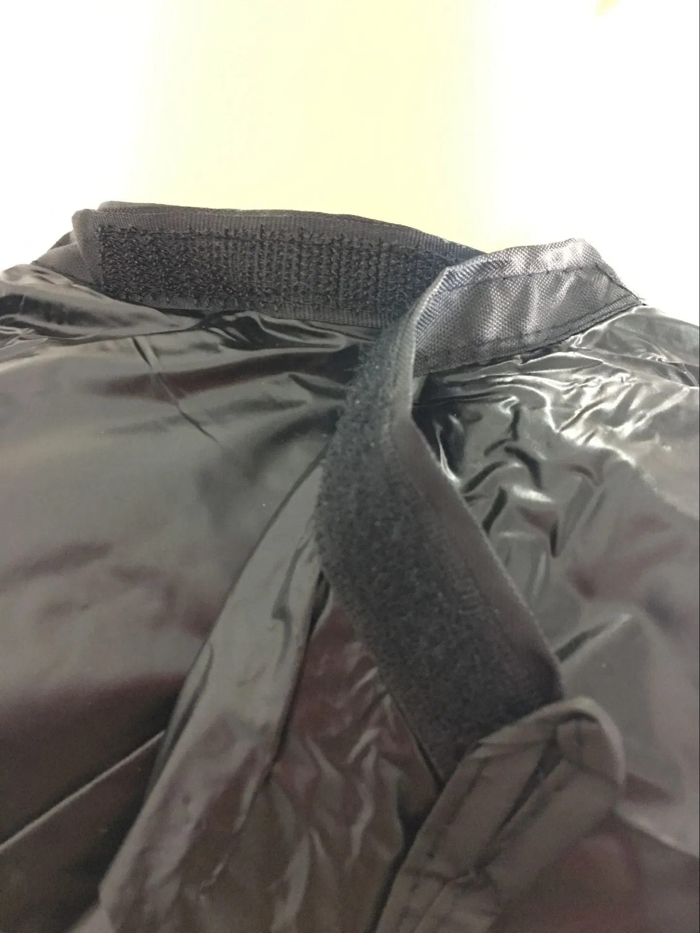 Накидка для стрижки волос Black PVC