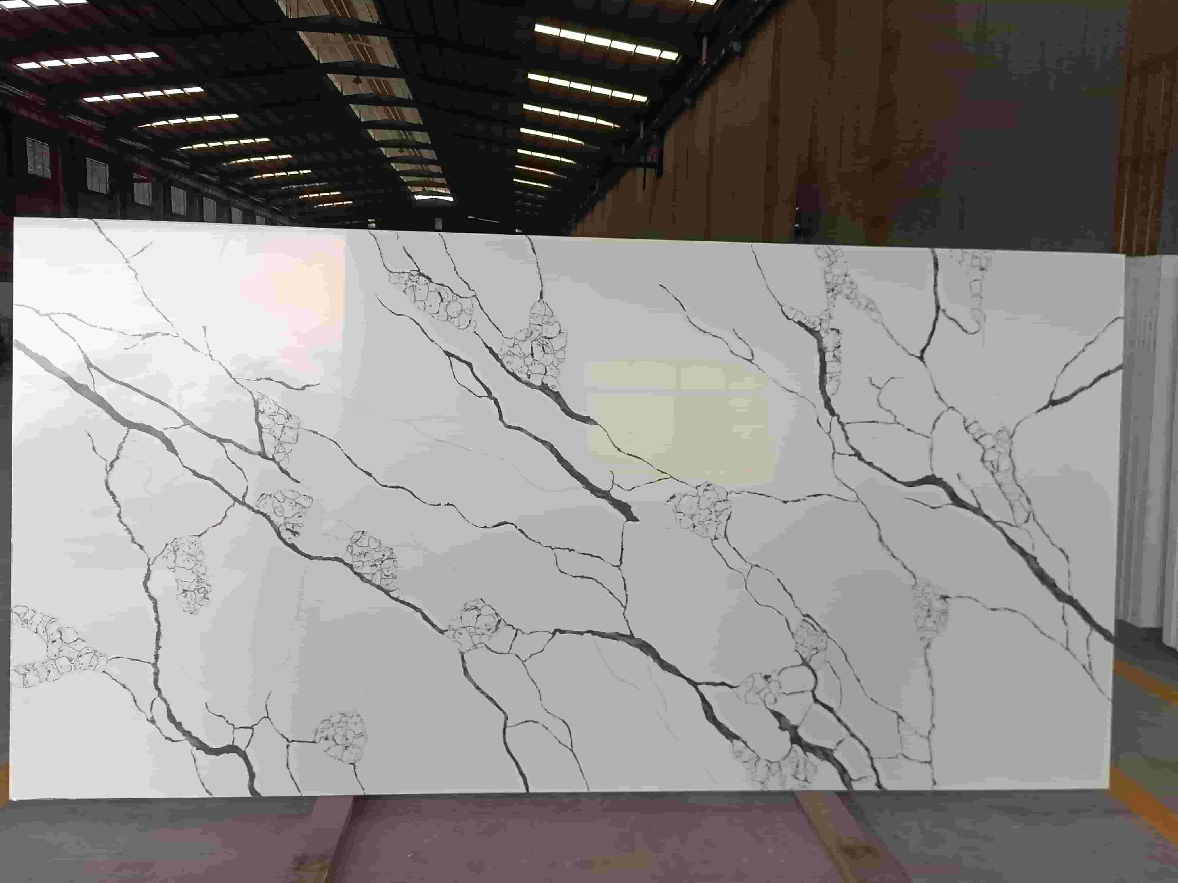 Elegant Calacatta Quartz Stone Slabs 30mm Thick for Vanity Top