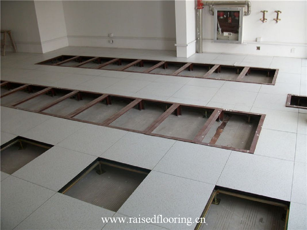 Static-Dissipative Wooden Raised Floor Panel