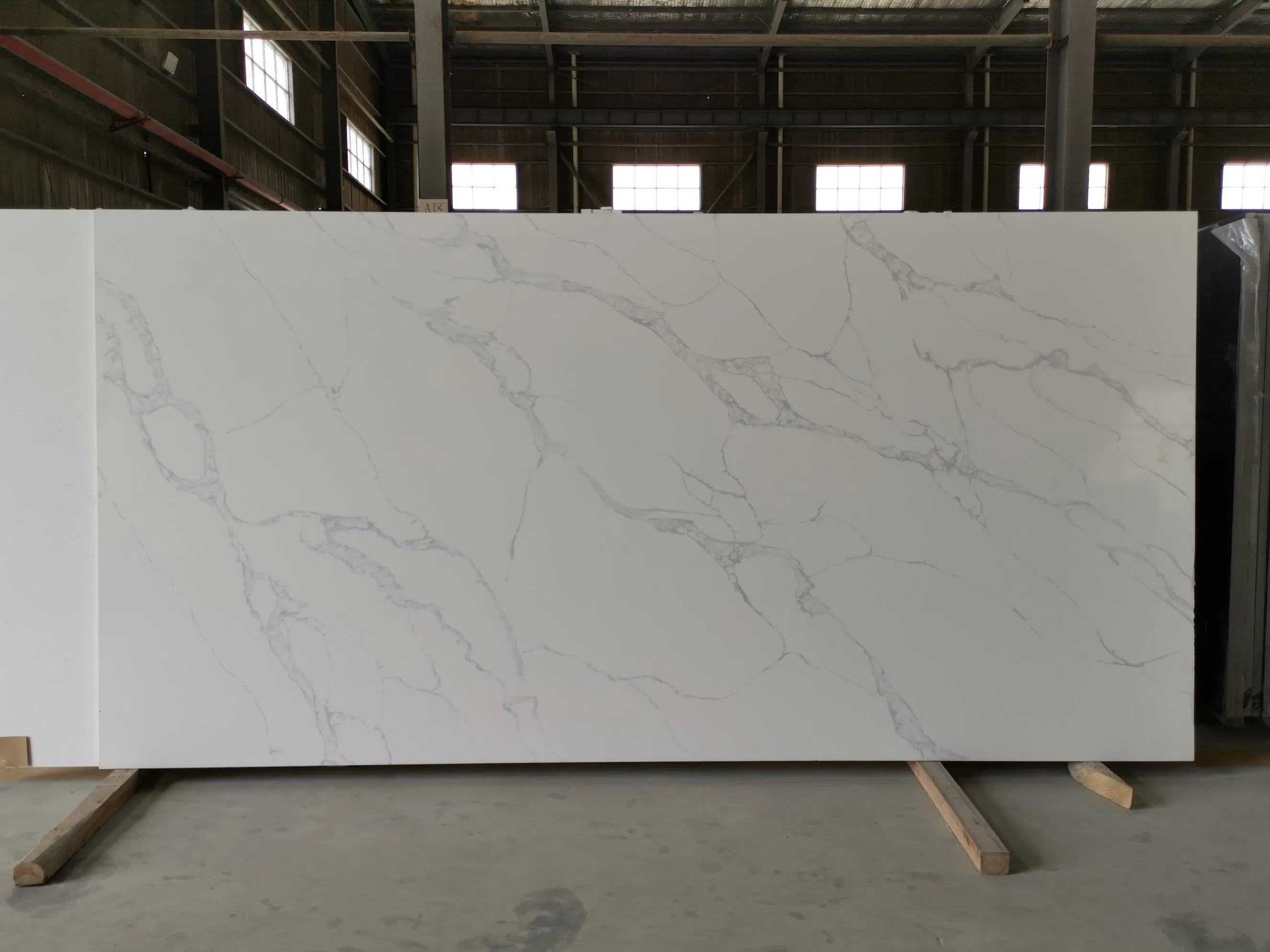 OEM Corian Factory Price Quartz Countertops for Kitchens Island Top Calacatta Gray Marble Artificial Quartz Slab for Nail Salon and Beauty Salon Cut to Size