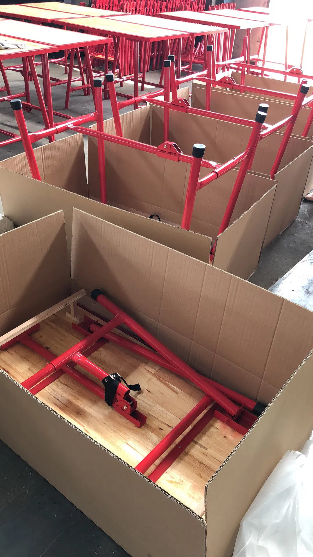 Stable Foldable Bench Table 1000 Kgs Bearing Wooden Desk